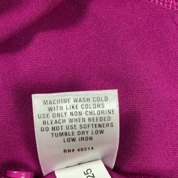 Under Armour Loose fuchsia Sleeveless Polo, Small - Picture 13 of 14